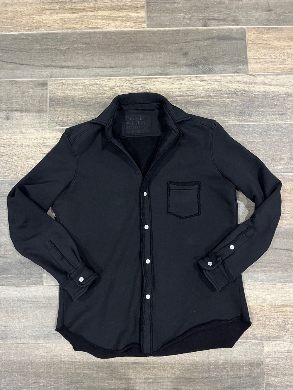 LIKE NEW FRANK & EILEEN Eileen Relaxed Terry Button-Up Shirt Black Size Small - Picture 3 of 8